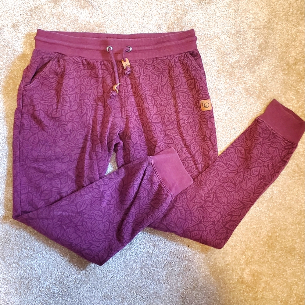 Brighton Tentree joggers - Maroon - Size M